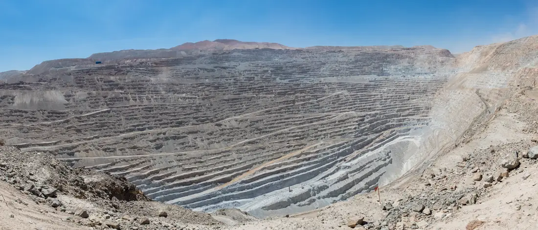 Vista panorámica de la mina de cobre a cielo abierto de Chuquicamata, en el norte de Chile.